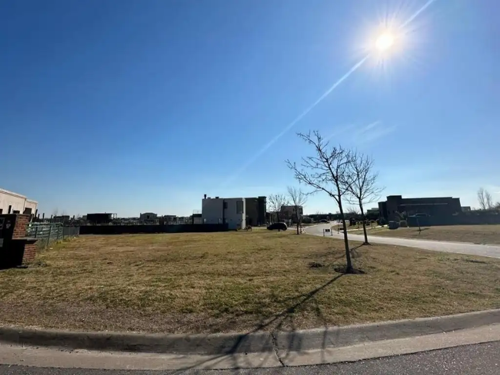 Terreno - 800  m² Total