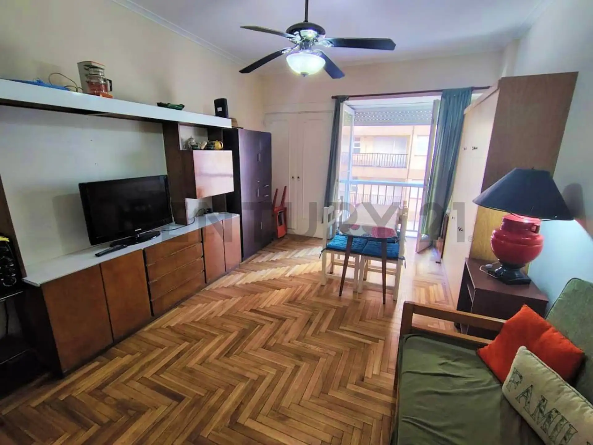 Departamento de 1 ambiente c/balcón a la calle, zona Plaza Colon, Mar del Plata