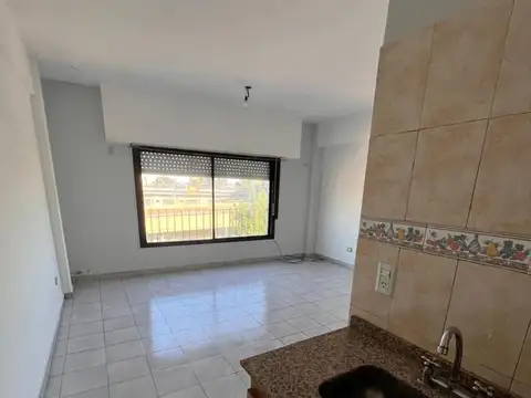 Depto Tipo Casa en Alquiler en Jose Leon Suarez, $ 360.000