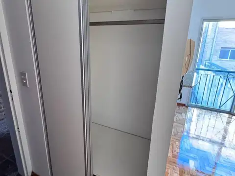Departamento en Alquiler en San Isidro Vias / Rolon, $ 600.000