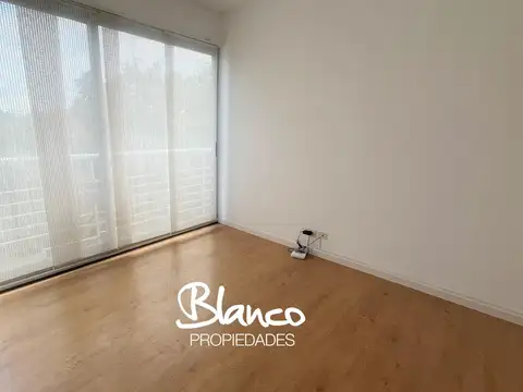 Oficina en Venta en Pilar, USD 130.000