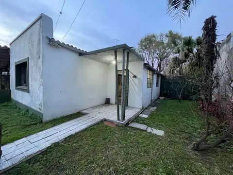 EN VENTA CASA TERRENO  MORENO NORTE CENTRO OPORTUNIDAD