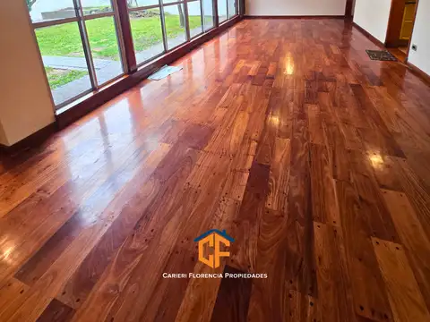 HERMOSA CASA 5 AMBIENTES EN VENTA CON PATIO, PARRILLA Y QUINCHO, EN EXCELENTE ESTADO