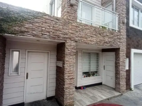 Depto Tipo Casa 2 ambientes con 1 baño