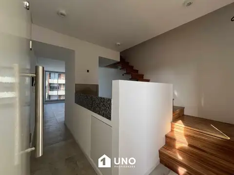 Ovidio Lagos y Jujuy - Dpto de 2 Dormitorios Externo. Posibilidad cochera.