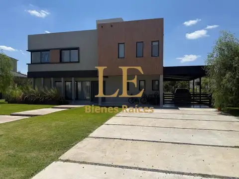 Casa en venta a la laguna en Principado de San Vicente
