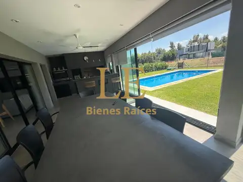 Casa en Venta en San Vicente, USD 395.000