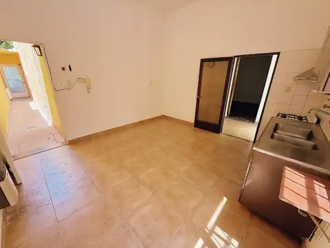 Casa 3 ambientes con 1 baño