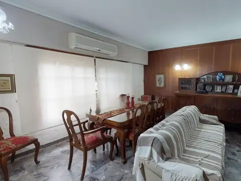 VENTA CASA MORENO 4 AMBIENTES CON QUINCHO Y PILETA