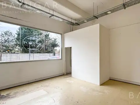 Alquiler Local en Pueblo Caamaño  / Pilar - Centro comercial sobre Av. Caamaño