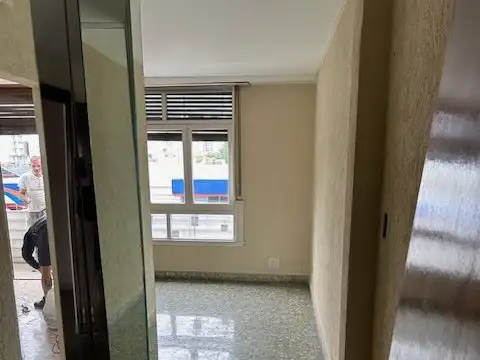 Oficina en Alquiler en Banfield, $ 600.000