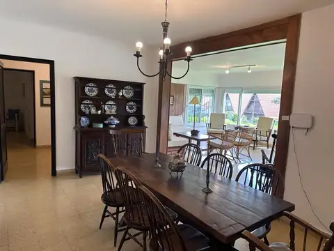 Casa en Alquiler Temporal con 2 cocheras
