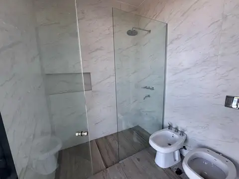 Departamento 6 ambientes con 4 baños