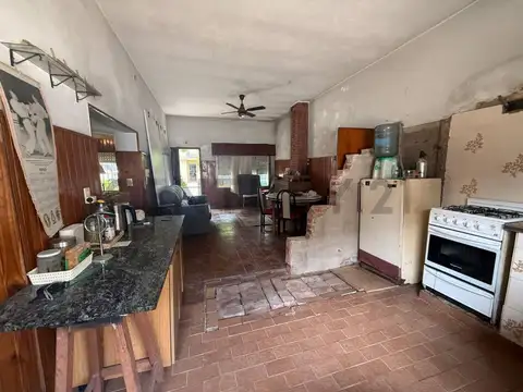 Casa 2 ambientes con 1 baño