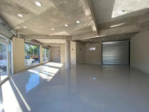 Local Comercial en Esquina S/ Avenida 143 m² Cub - San Justo