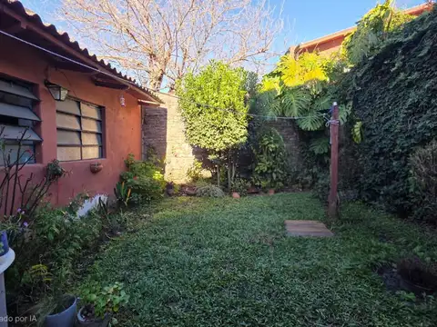 Casa en Venta con 2 cocheras