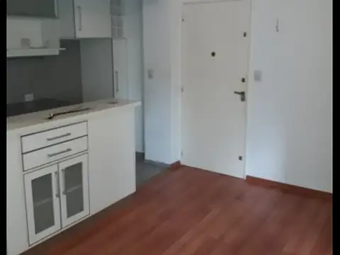 Avellaneda 100, Piso 7