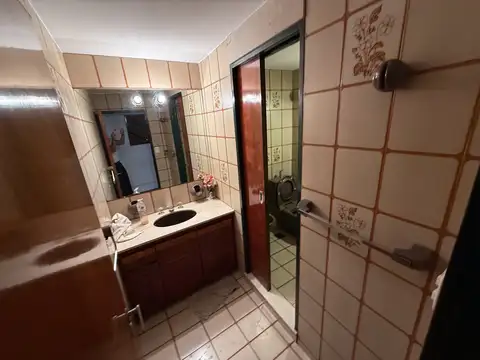 Casa 5 ambientes con 4 baños