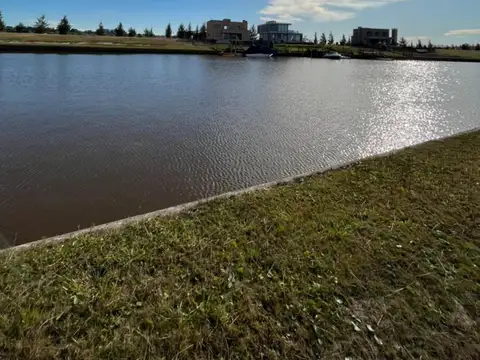 Terreno en Venta de 909,0 m2