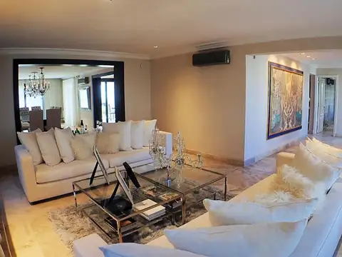 Casa 16 ambientes con 7 baños