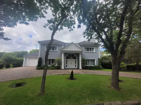 Casa de Categoria em Grand Bell I
