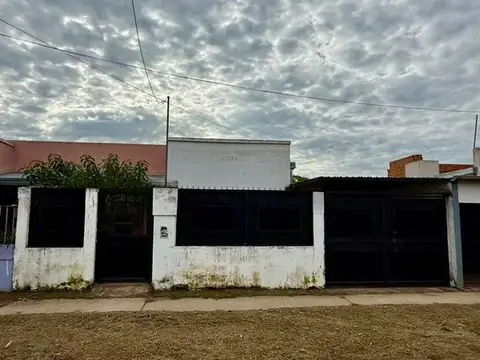Barrio Aeroclub manzana C casa 20 3400
