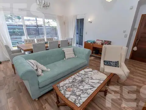 Casa 3 ambientes con 2 baños