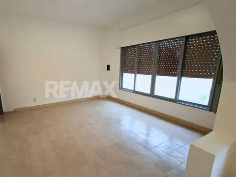 Casa 7 ambientes con 1 baño