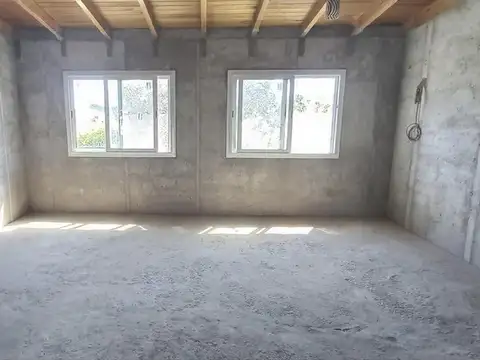 Casa 6 ambientes con 2 baños