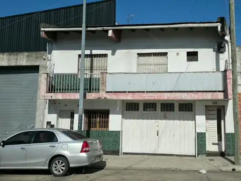 Galpón en Alquiler en Mataderos, CABA