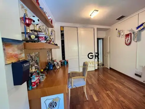 VENTA CASA 5 AMBIENTES BARRANCAS DE GUIDO