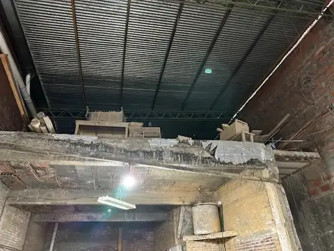 Galpon en Venta 45  mts Fondo