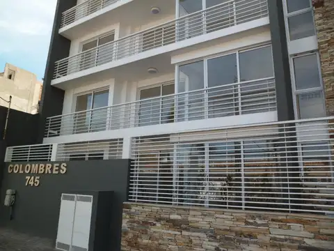 VENTA URGENTE - Depto 2 amb C/cochera - Colombres 745