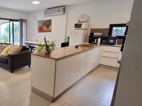 DUPLEX 4 AMBIENTES CON COCHERA Y PARQUE EN DON TORCUATO A/C