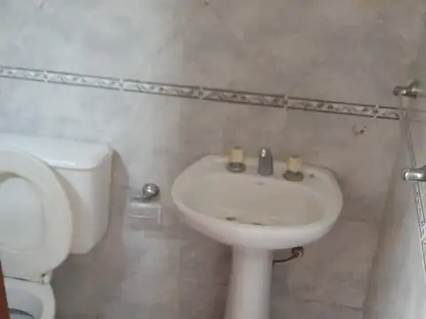 Depto Tipo Casa en Alquiler en Carapachay, $ 650.000
