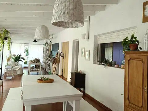 CASA QUINTA DIVINA SOBRE MEDIA HECTAREA