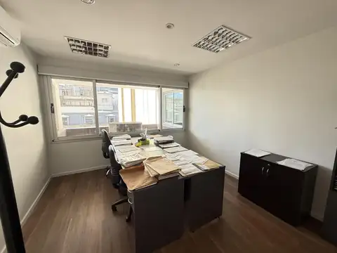 Oficina en Venta con 1 cochera