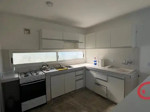 Casa en Alquiler con 1 cochera