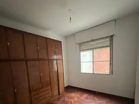 Coronel Ramón Lorenzo Falcón 4000, Piso pb
