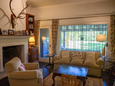 Casa en Venta con 4 cocheras