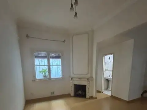 Departamento 2 Ambientes | Edificio Residencial | 1er Piso por escalera