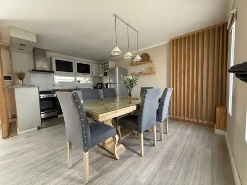 Casa moderna, funcional y en excelente estado