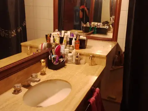 Departamento 7 ambientes con 3 baños