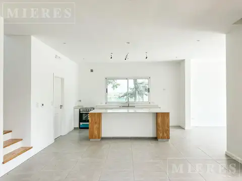 Casa en Venta al Este