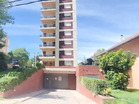 Venta dto 3 amb c/cochera todos los serv Edif Neretva EXCELE