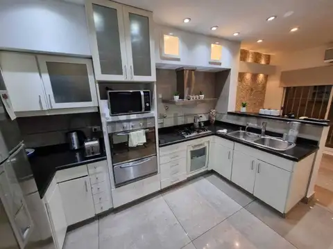 Departamento 4 ambientes con 2 baños