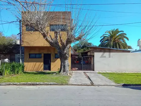 VENTA CASA Y DUPLEX EN LA PLATA