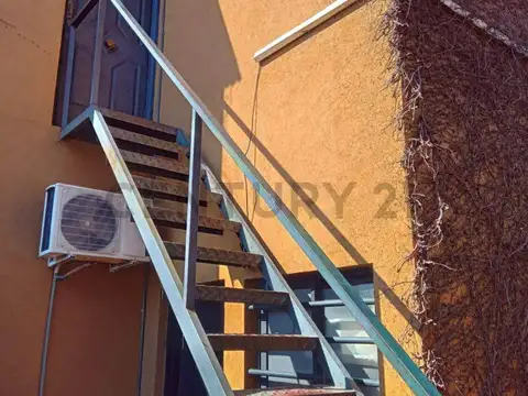 VENTA CASA Y DUPLEX EN LA PLATA