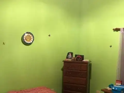 Casa 6 ambientes con 2 baños