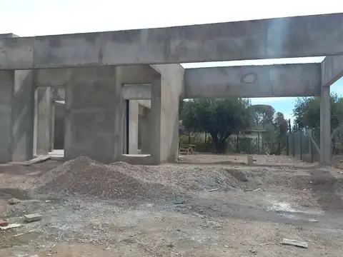 Casa 7 ambientes con 2 baños